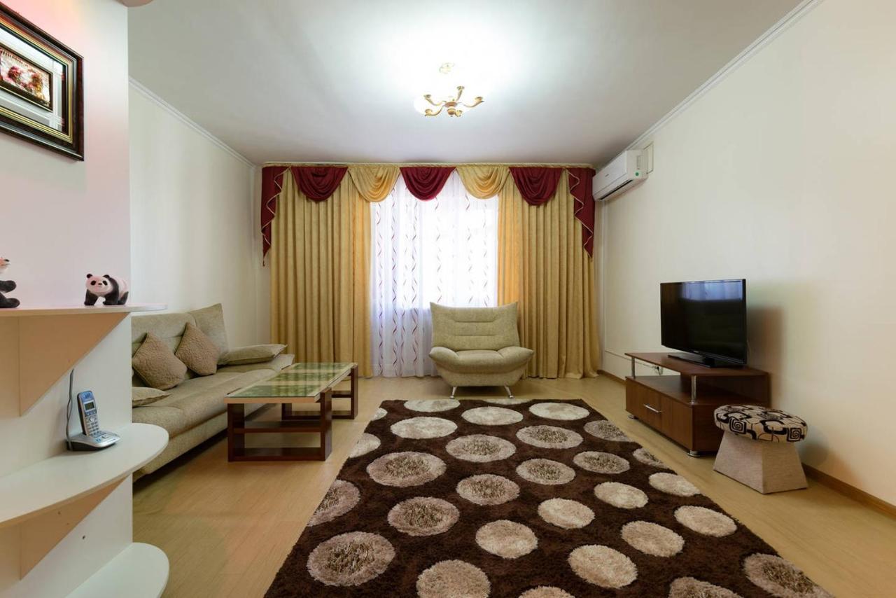 Nadezhda Apartments in Samal Alma-Ata Buitenkant foto
