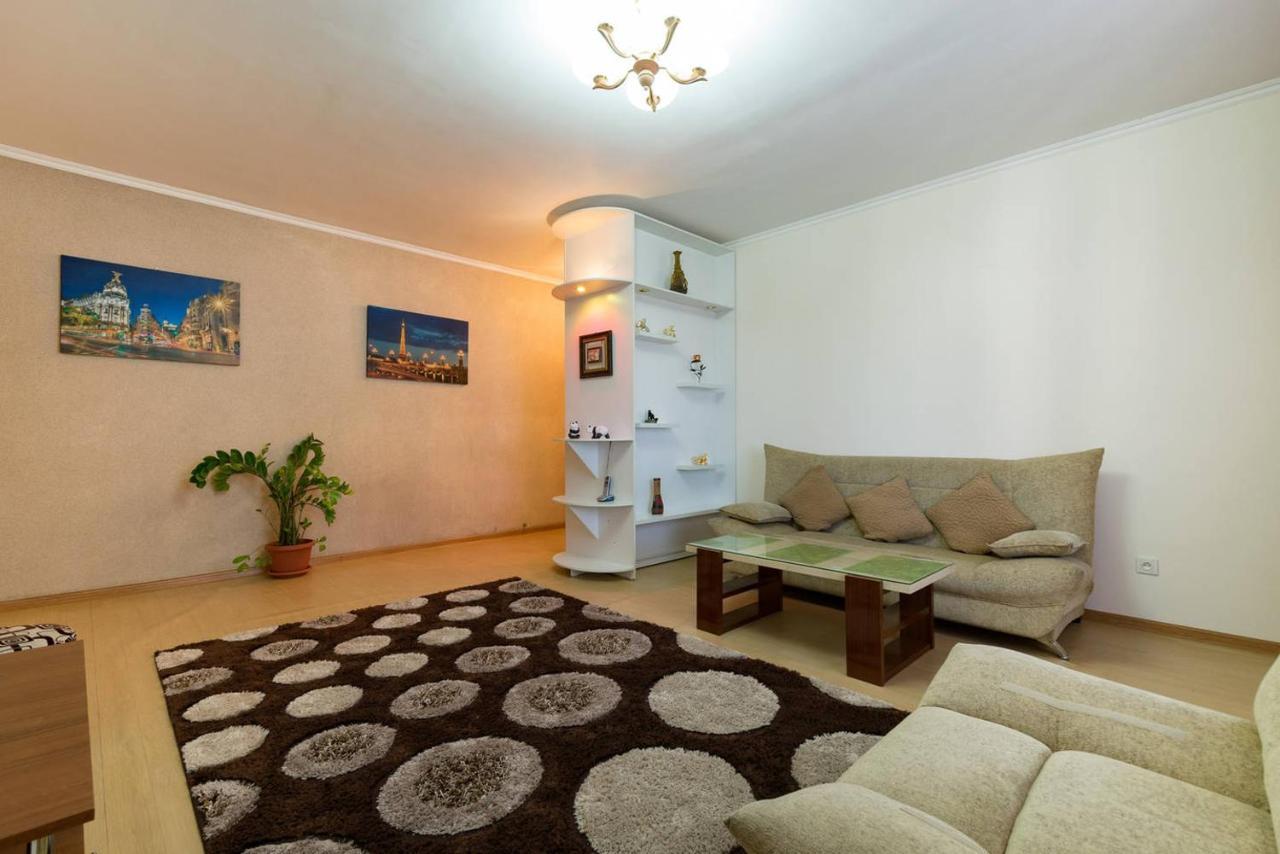 Nadezhda Apartments in Samal Alma-Ata Buitenkant foto
