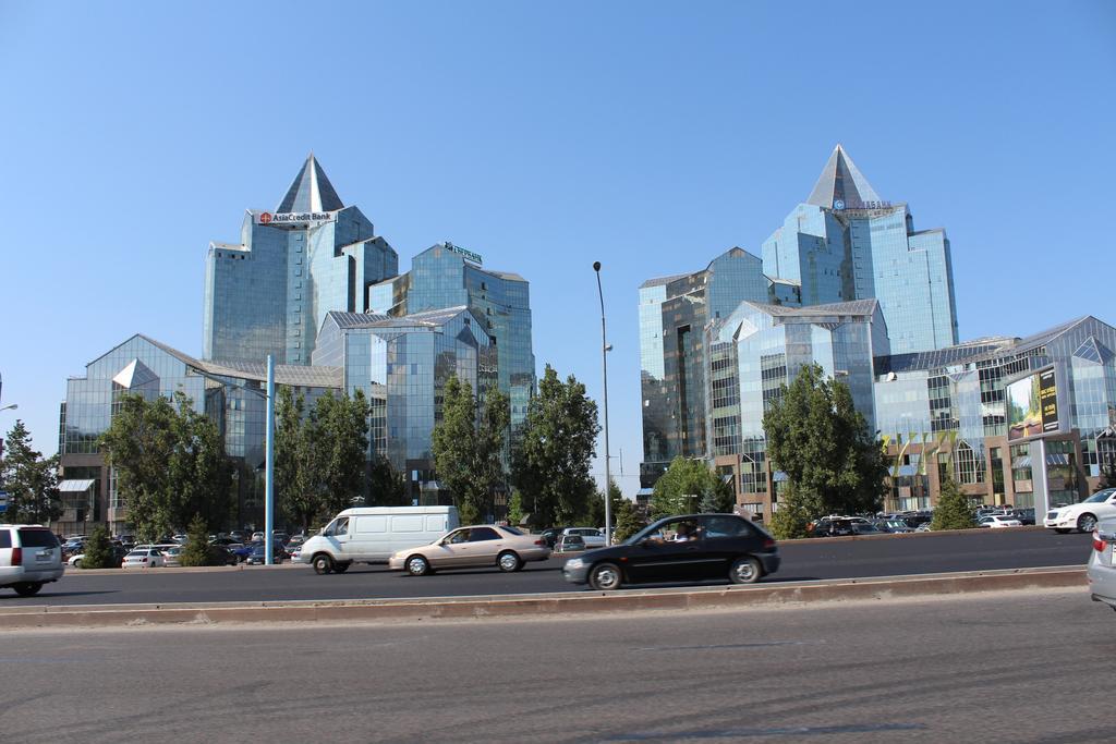 Nadezhda Apartments in Samal Alma-Ata Buitenkant foto